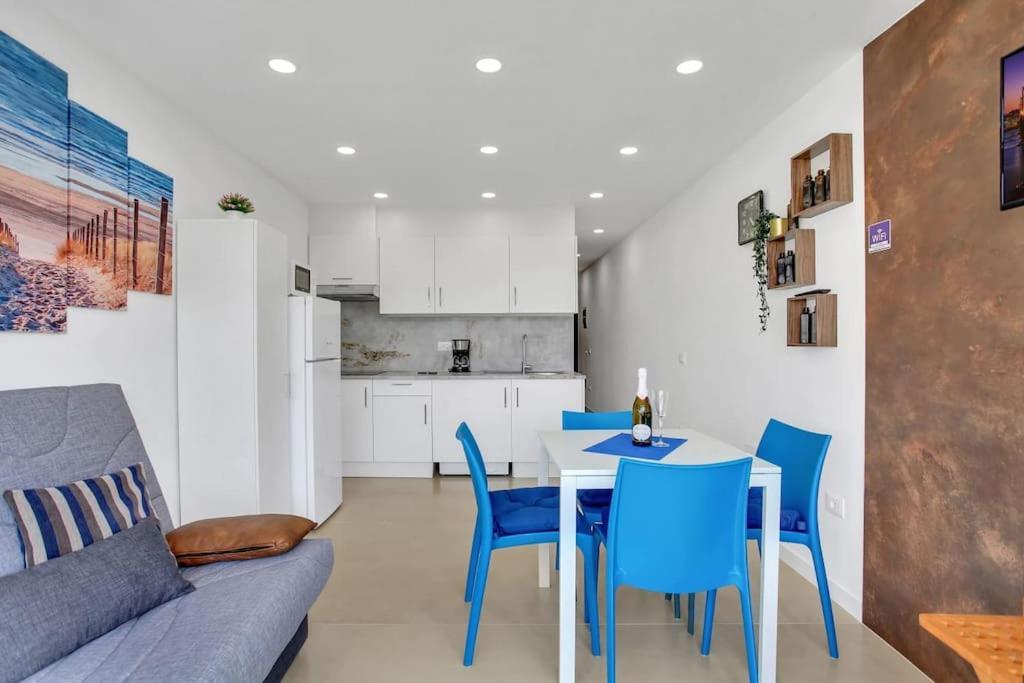 Studio In Torres Del Sol Griffin Near The Beach 아로나 외부 사진